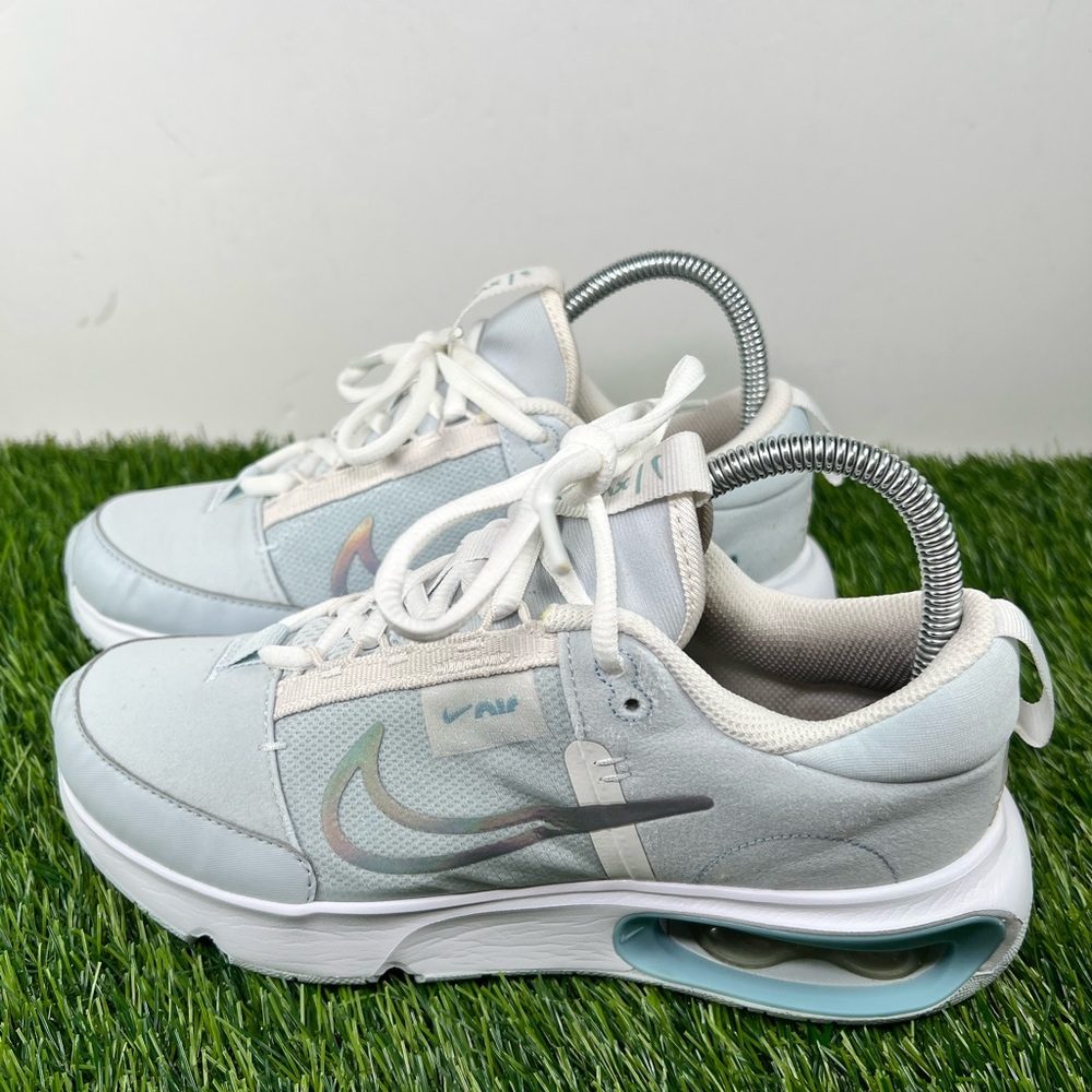 Nike Women's White and Silver Athletic Shoes